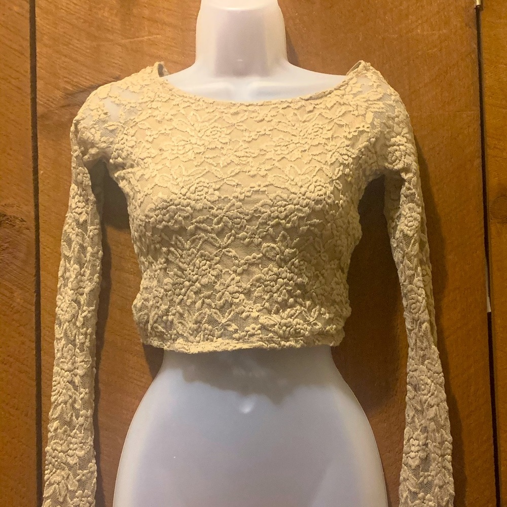Cute lace crop top